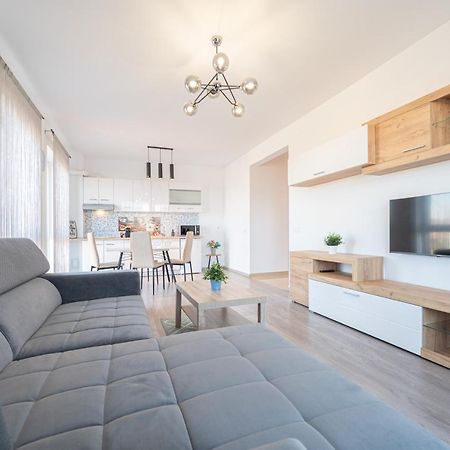 Appartement Serene Flat à Oradea Extérieur photo