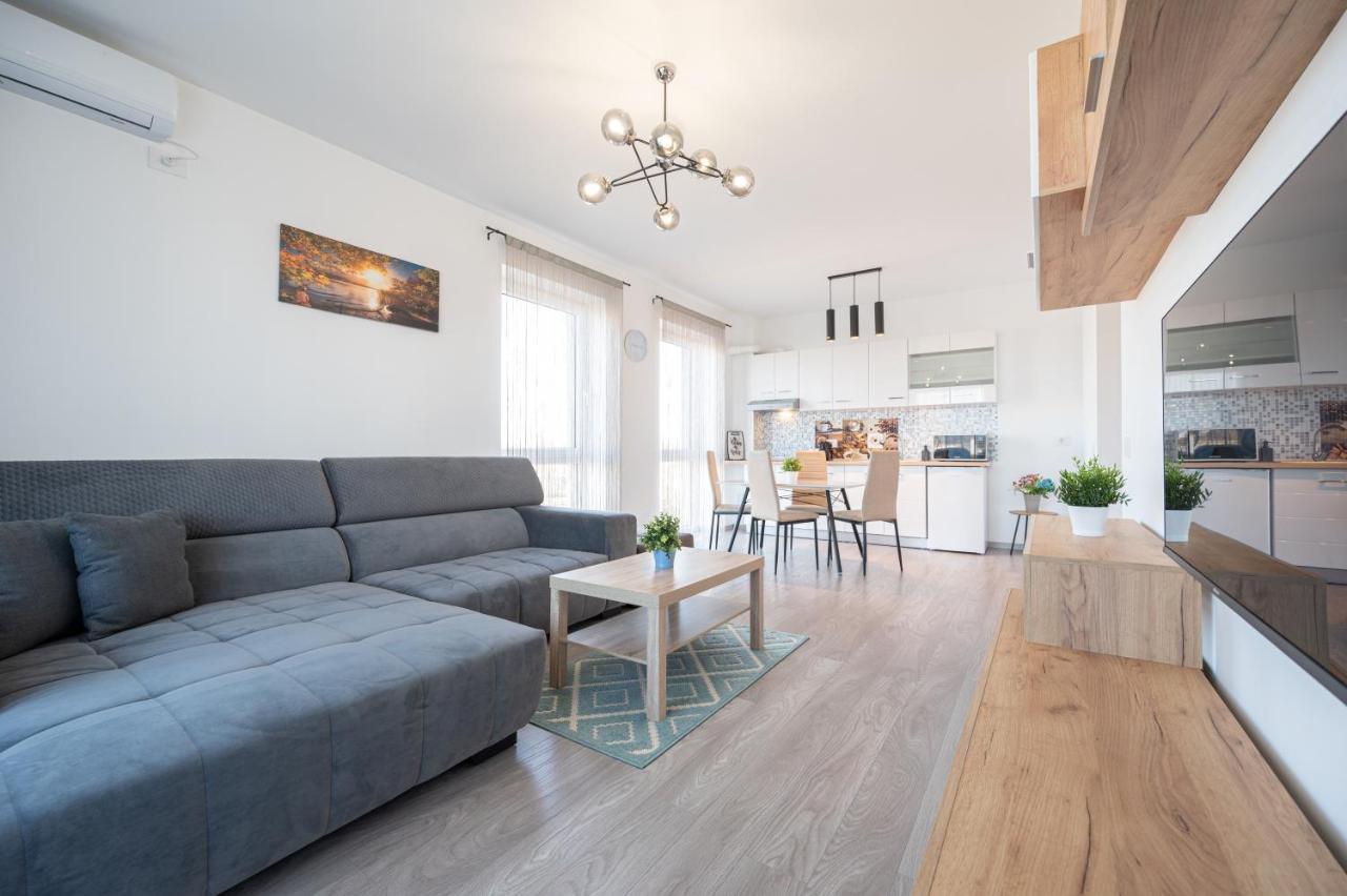 Appartement Serene Flat à Oradea Extérieur photo