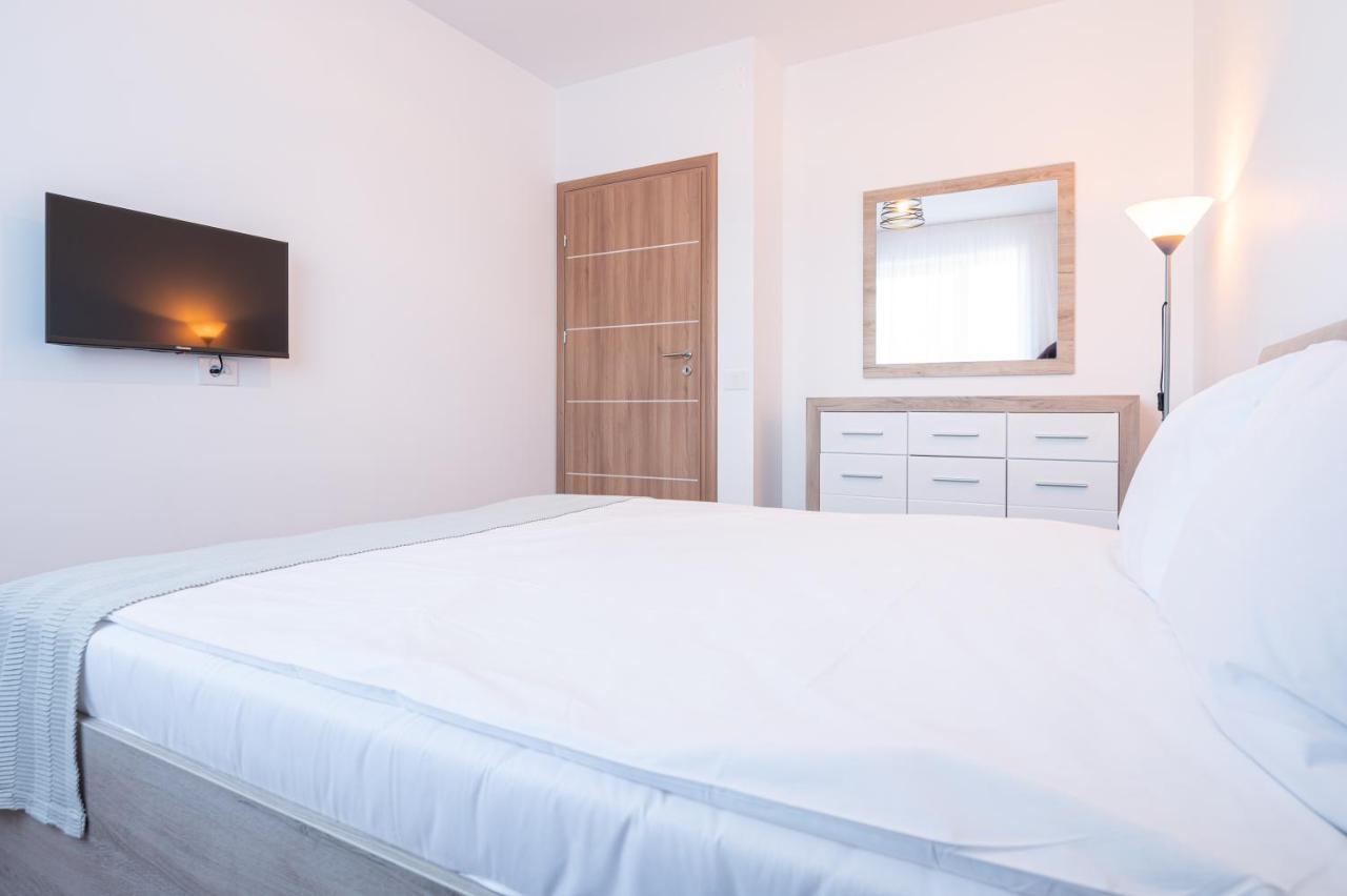 Appartement Serene Flat à Oradea Extérieur photo