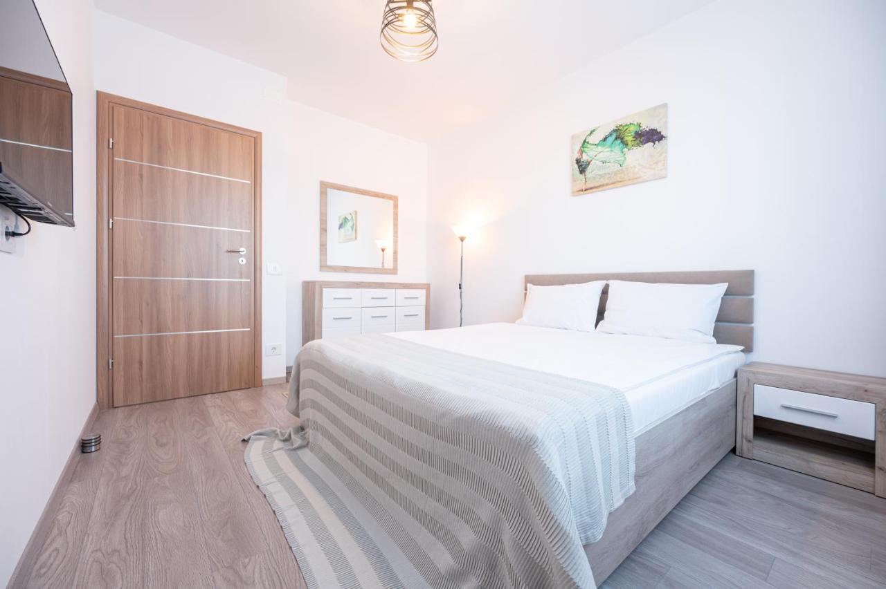 Appartement Serene Flat à Oradea Extérieur photo